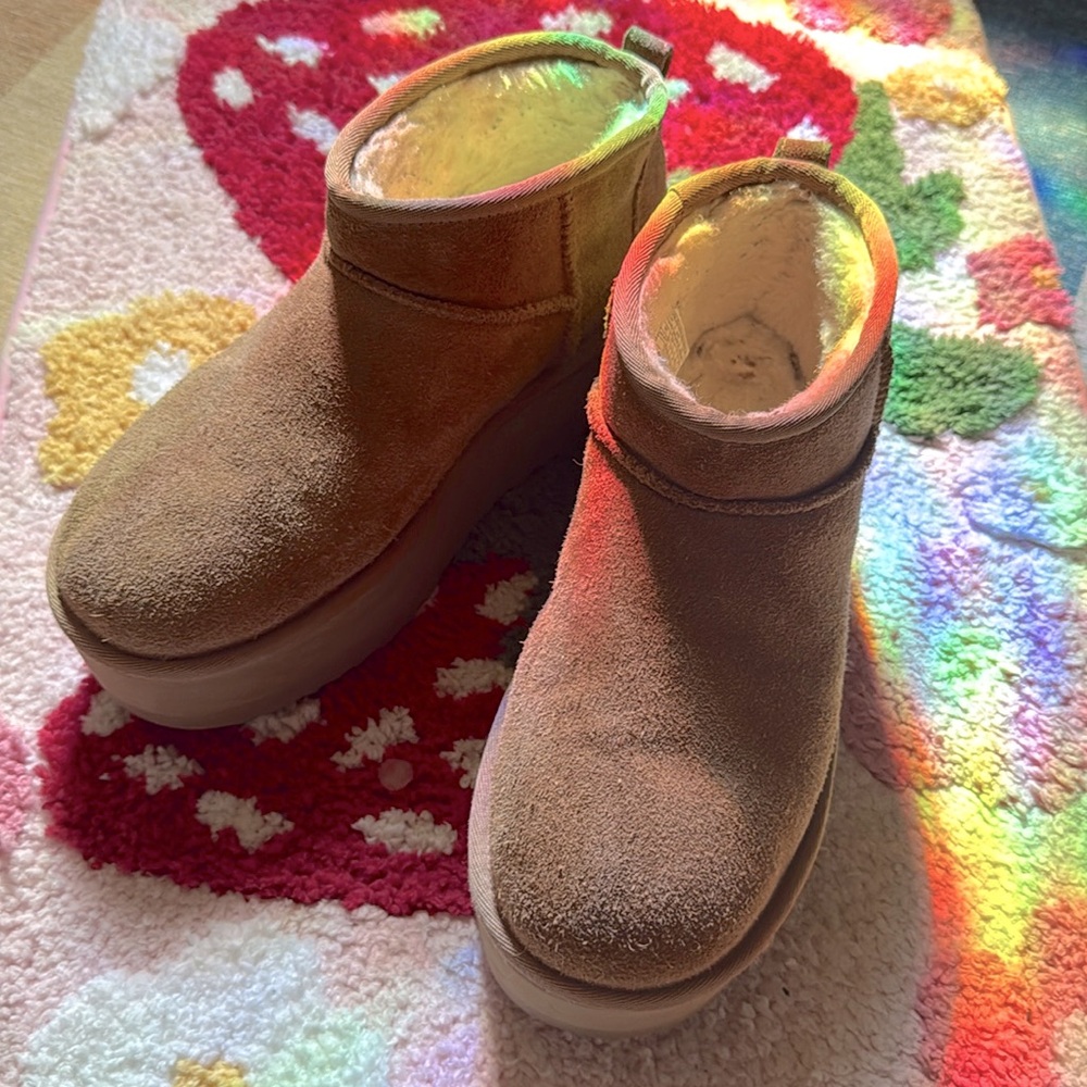 UGG-Classic Mini Platform- Chesnut
